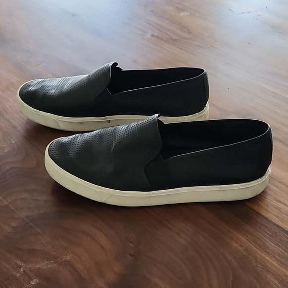 Vince perforated slipons size 8 - Picture 2 of 5
